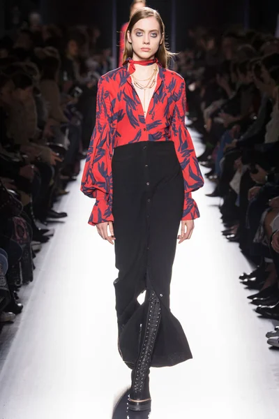 Look 44